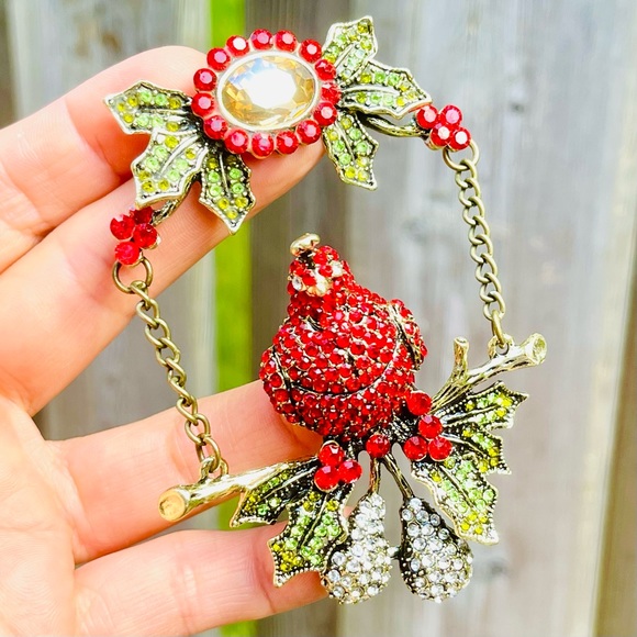 Large Christmas Swing Red Cardinal Brooch Rhinestone Cardinal Pin Christmas Pin - Picture 8 of 8